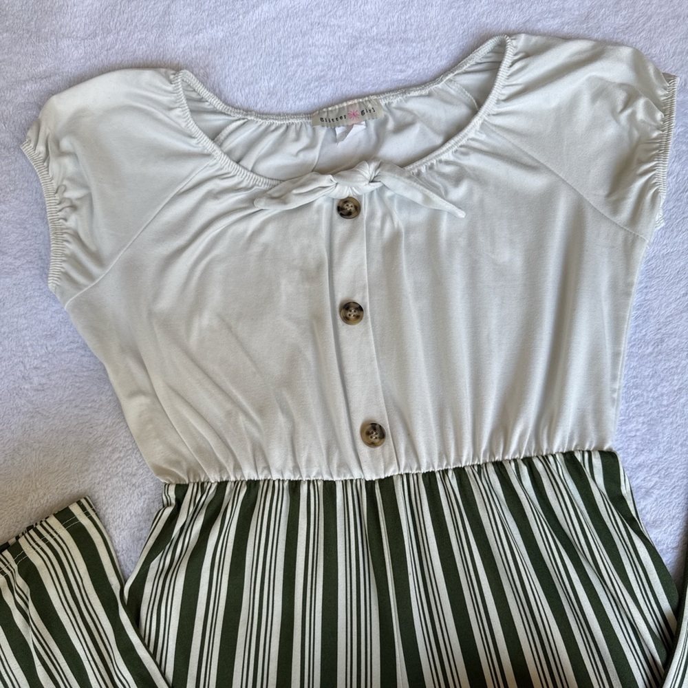Stylish Kids Striped Romper in green  and White - Picture 5 of 13